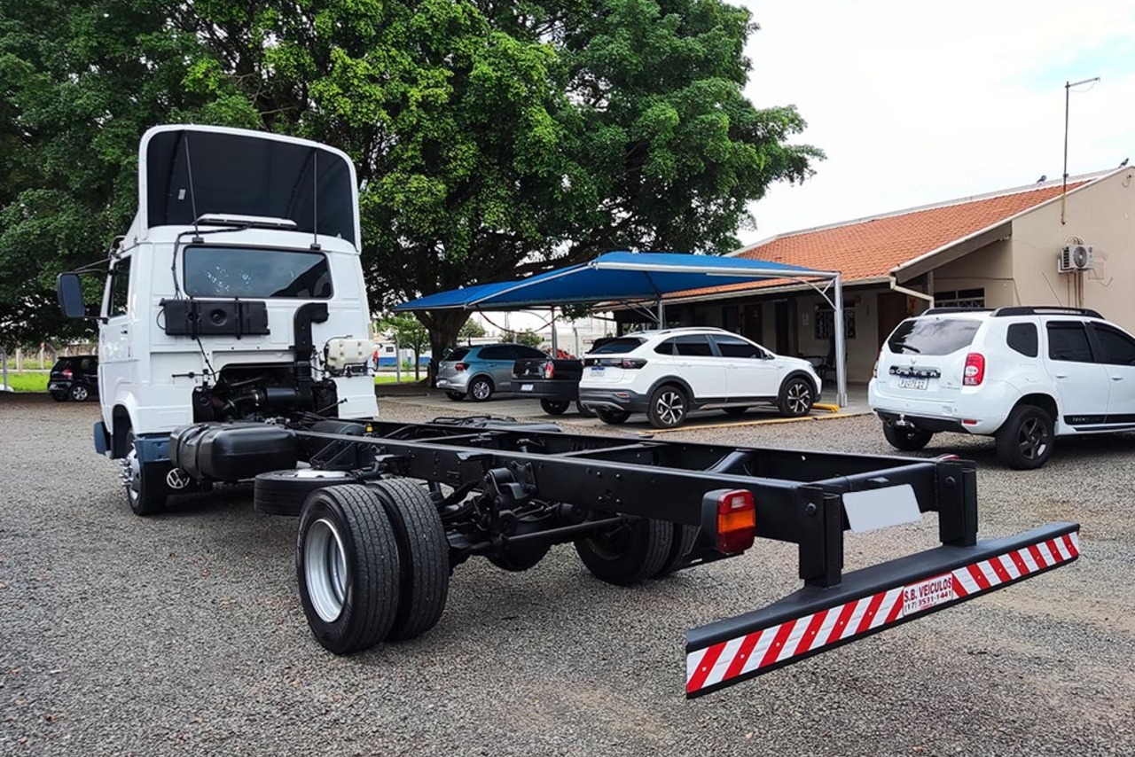 Volkswagen 8 150 - 04/04 7