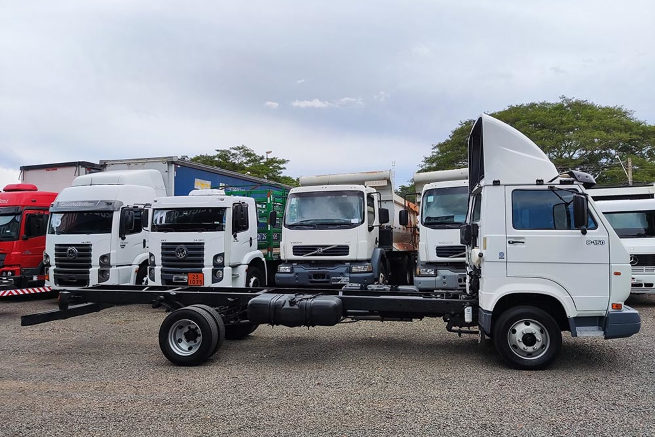 Volkswagen 8 150 - 04/04 9