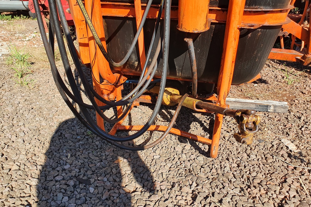 Jacto 600L -  2