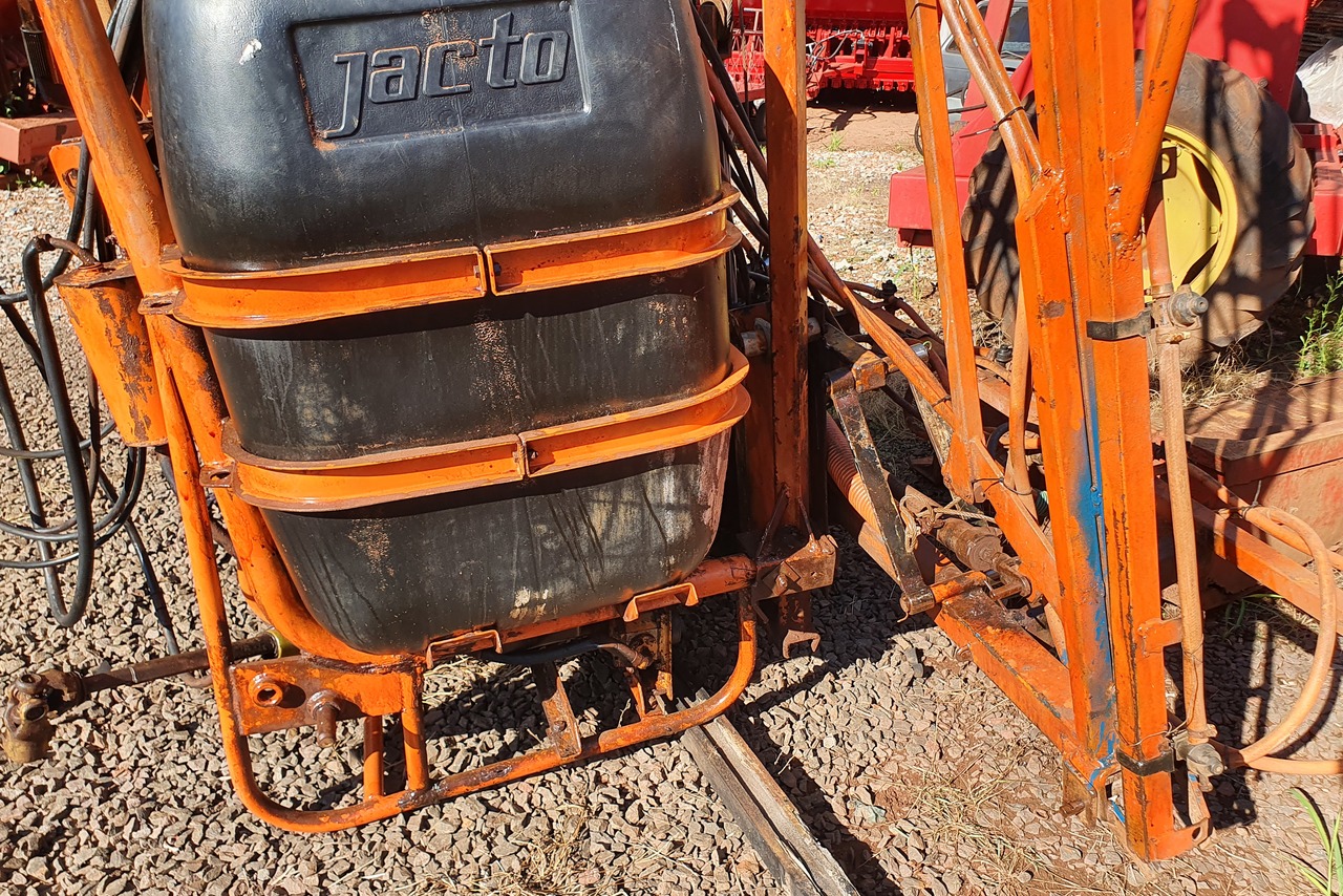Jacto 600L -  3