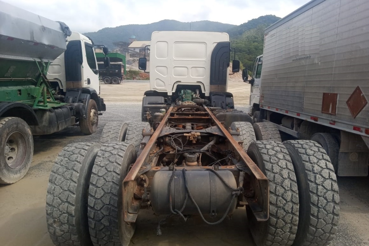 Volvo VM330 - 14/14 3