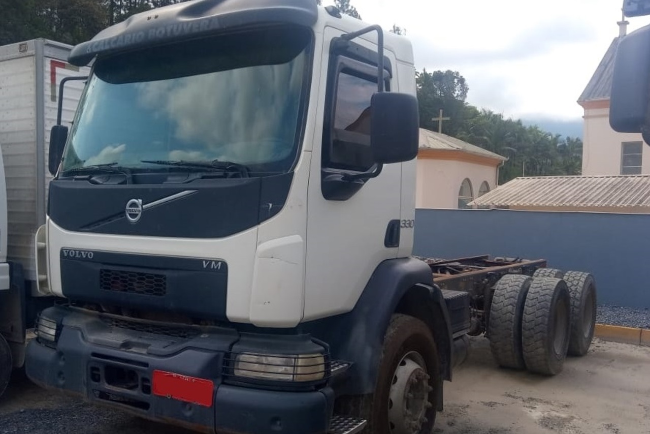 Volvo VM330 - 14/14 8