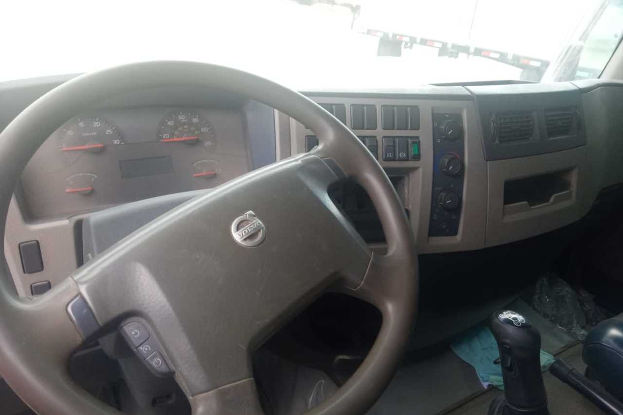Volvo VM330 - 14/14 14