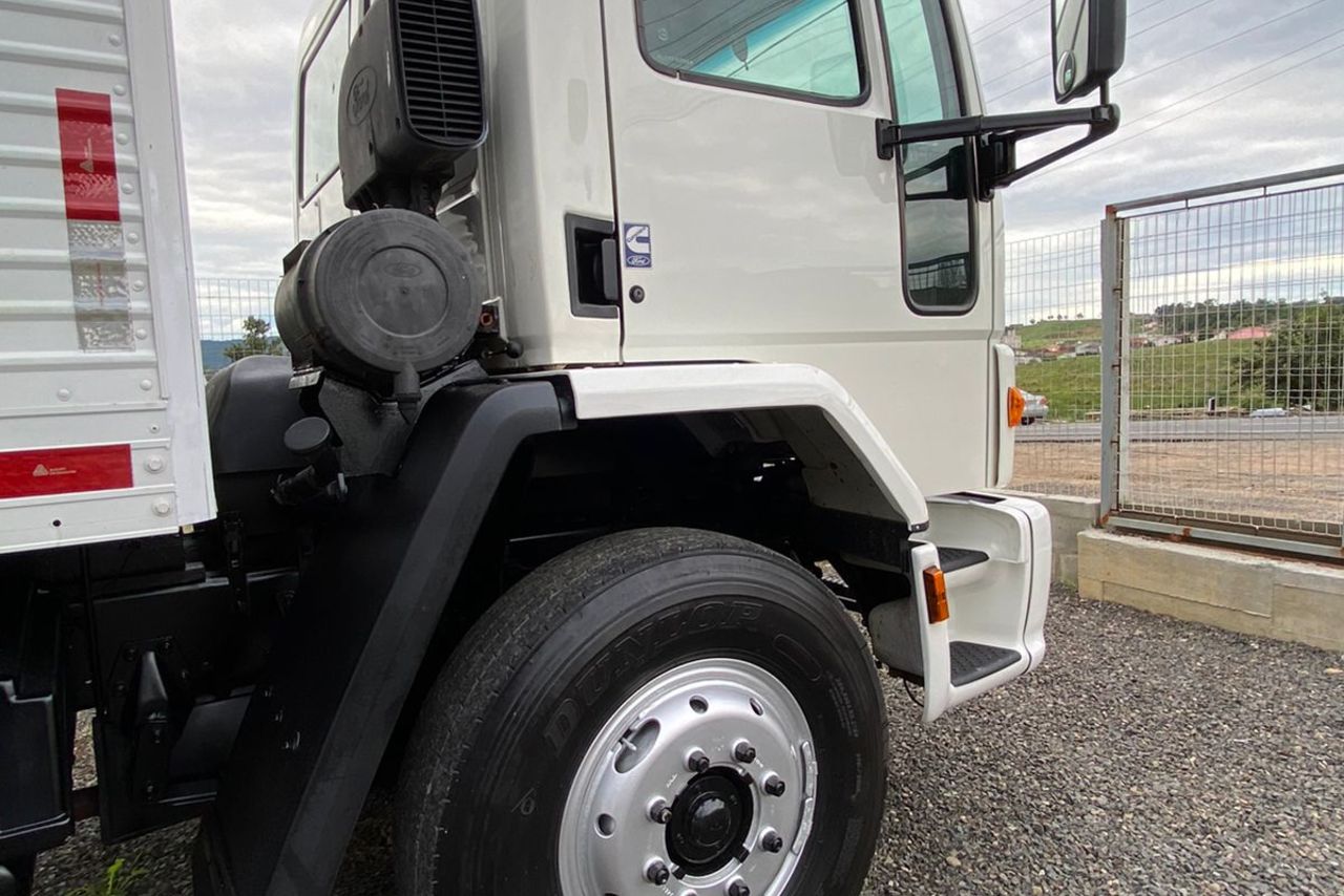Ford Cargo1317 - 06/06 6