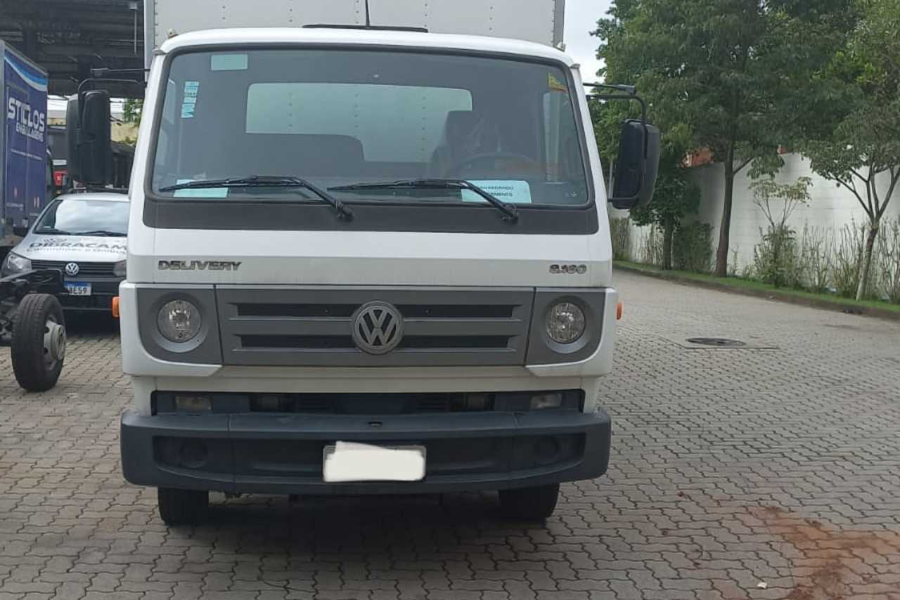 Volkswagen 8 160 - 17/17 4