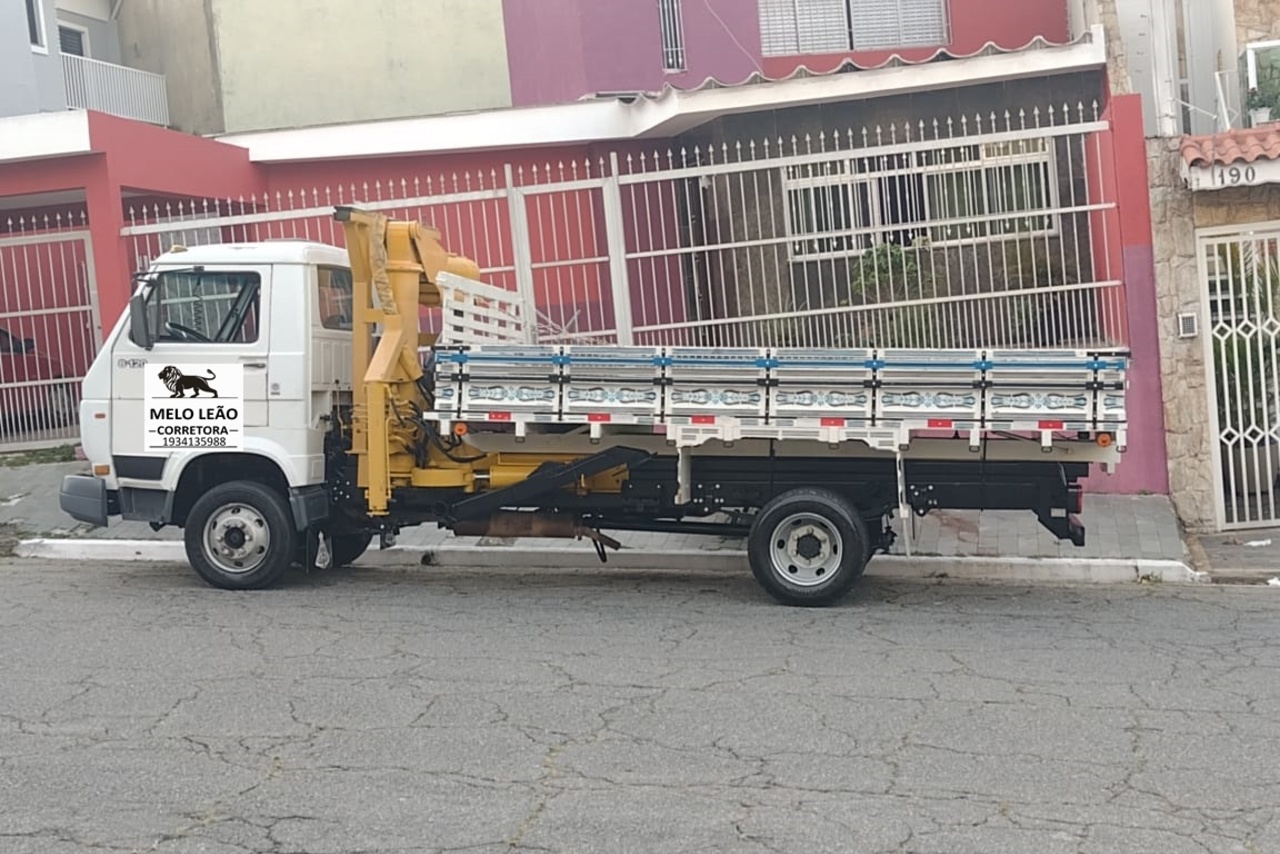 Volkswagen 8 120 - 03/04 2