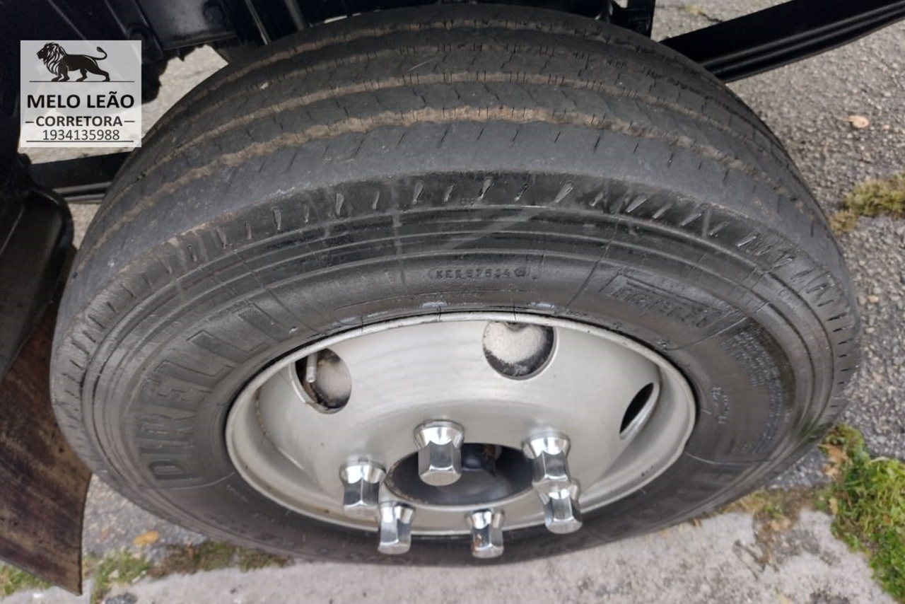 Volkswagen 8 120 - 03/04 3