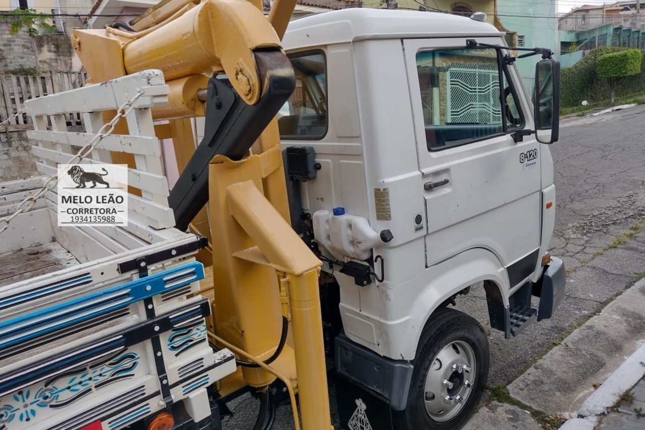 Volkswagen 8 120 - 03/04 6