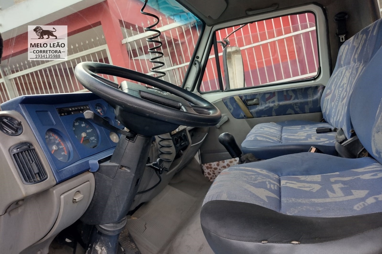 Volkswagen 8 120 - 03/04 8
