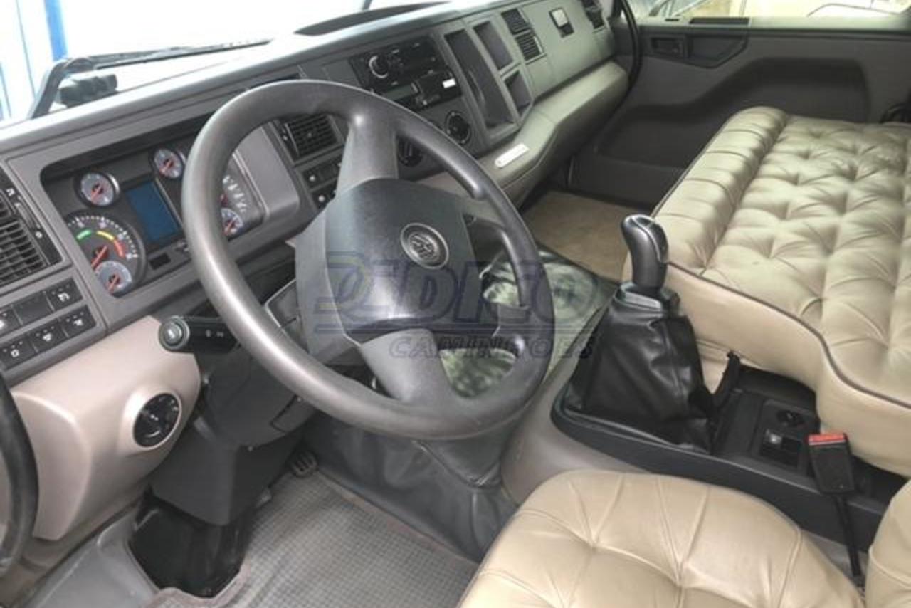 Volkswagen 30-330 Constellation 8x2 - 19/19 2