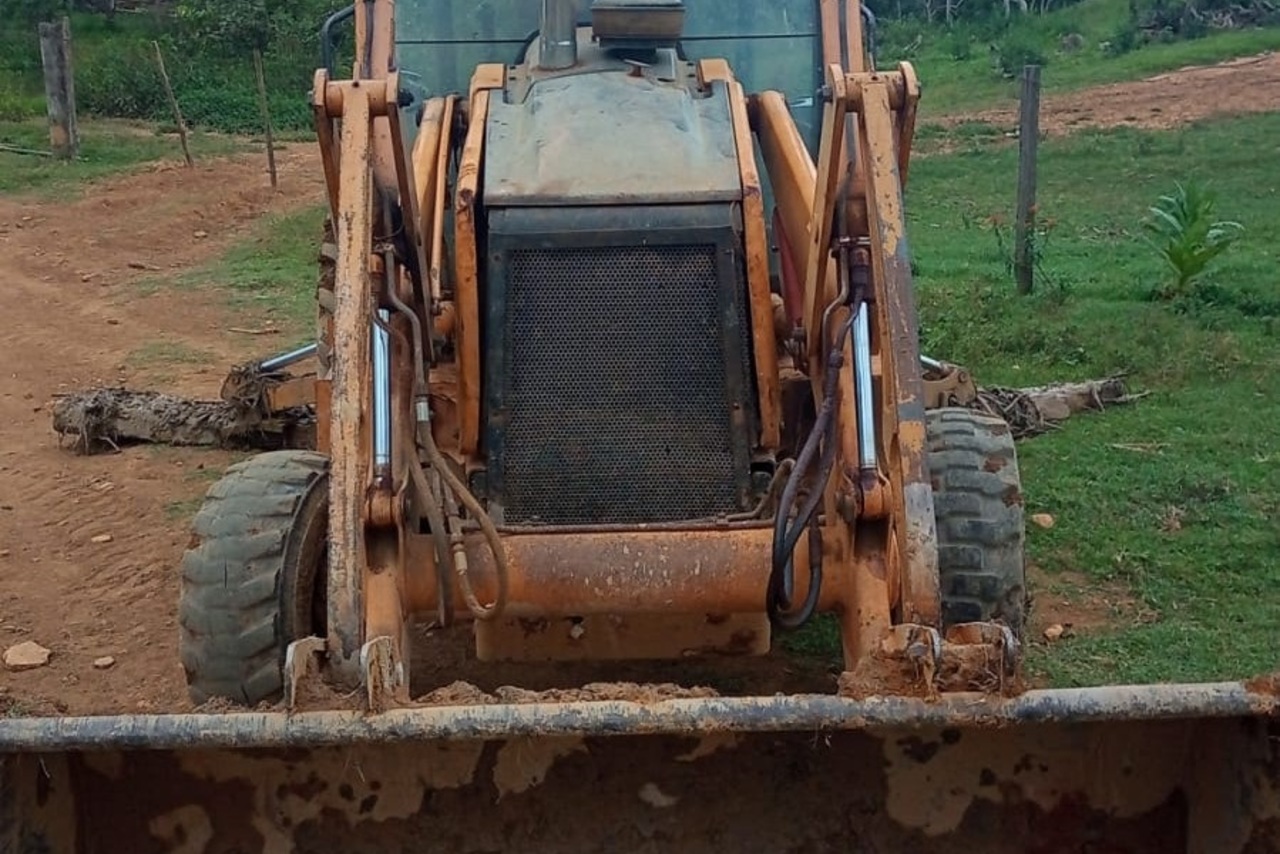 Case 580M - 08/08 3