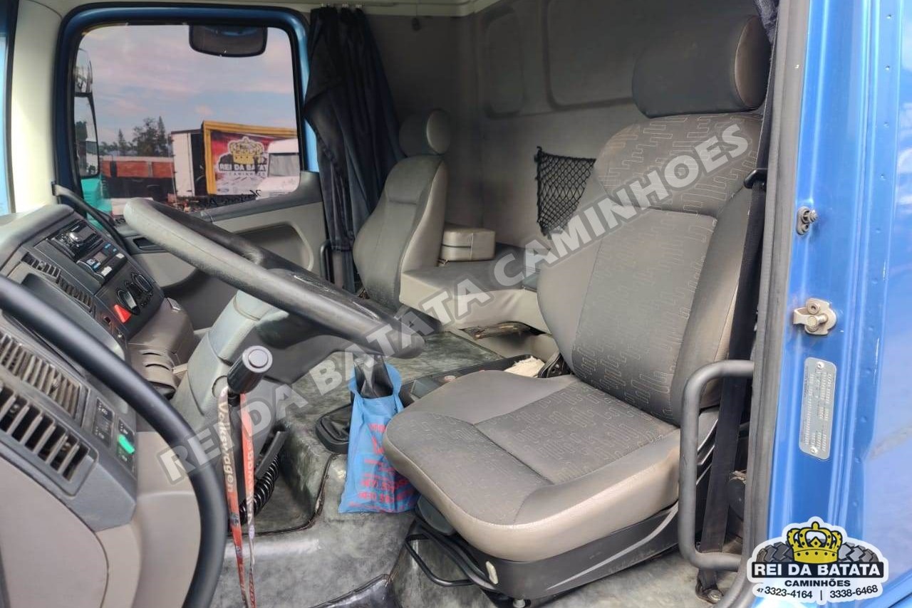 Volkswagen 24-280 E Constellation 6x2 - 13/13 11