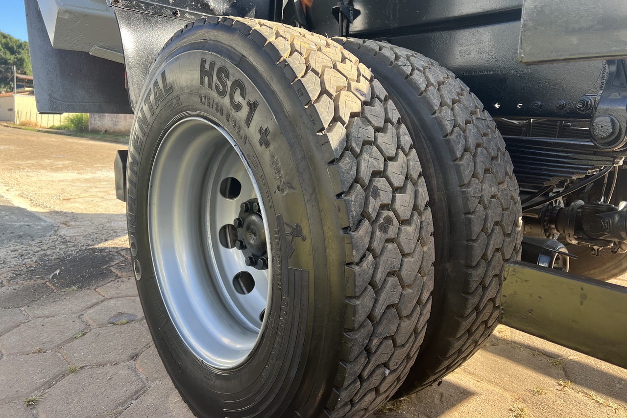 Mercedes Benz MB 1718 - 06/06 10