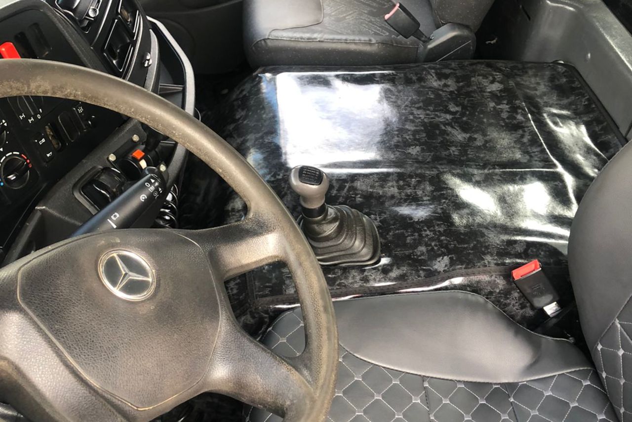 Mercedes Benz Axor 2831 - 12/12 8