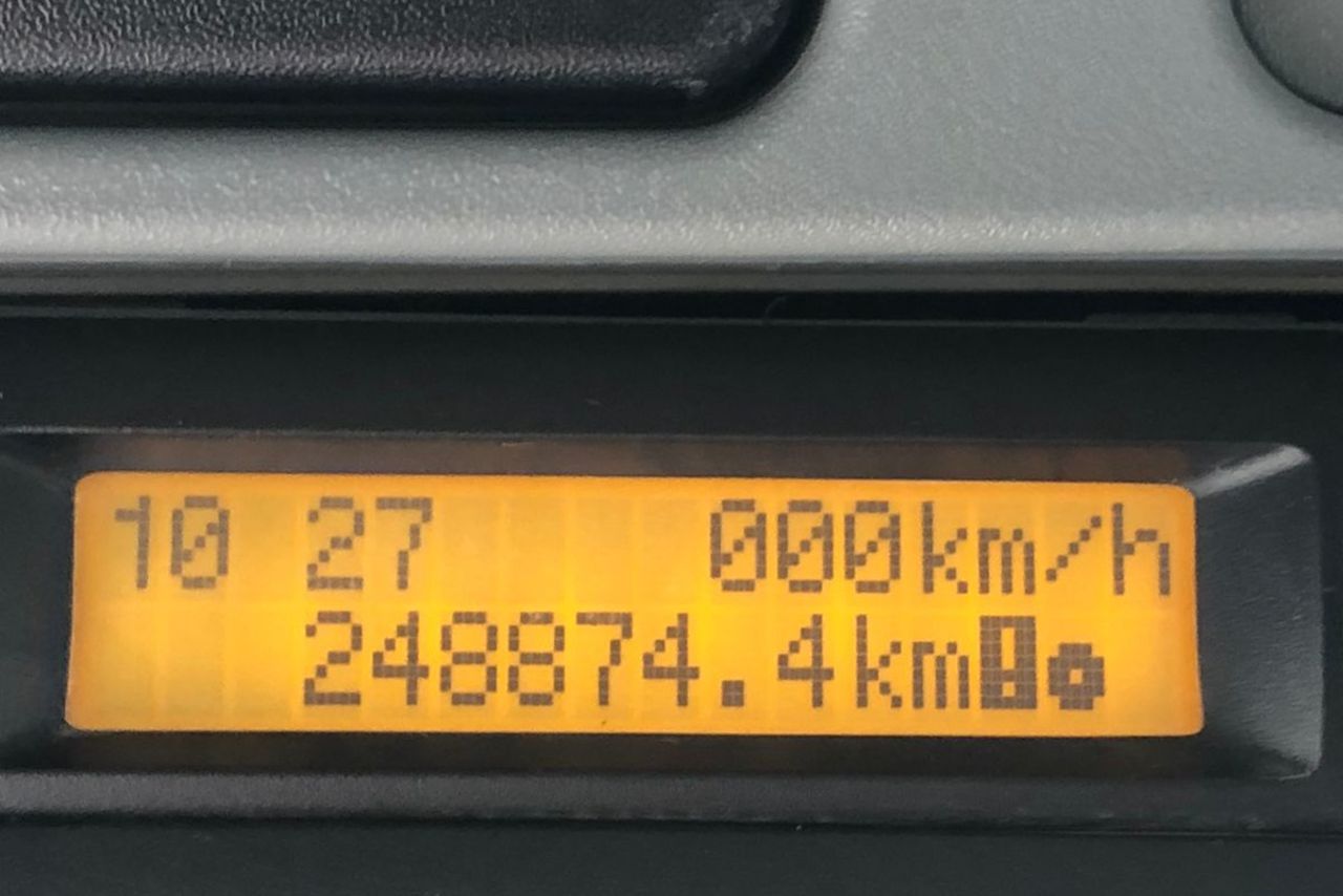 Mercedes Benz Axor 2831 - 12/12 10