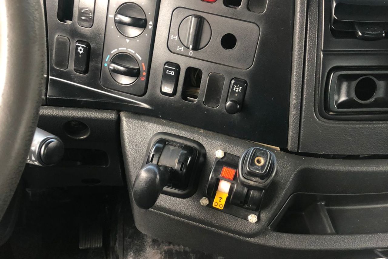 Mercedes Benz Axor 2831 - 12/12 12