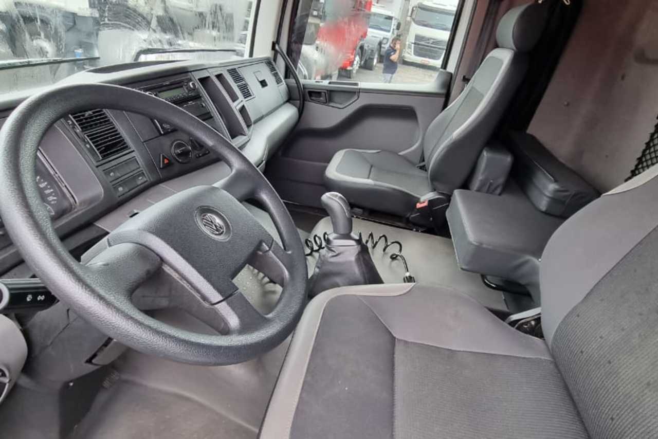 Volkswagen 24-280 E Constellation 6x2 - 21/22 10