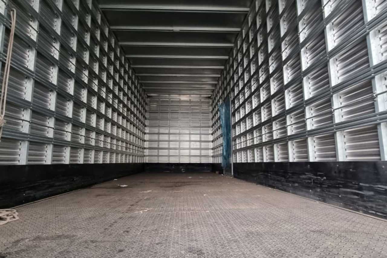 Volkswagen 24-280 E Constellation 6x2 - 21/22 12