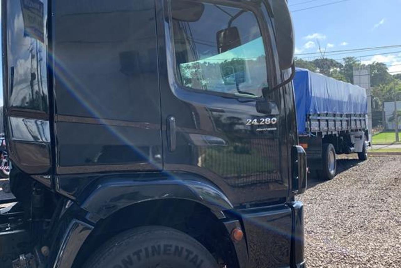 Volkswagen 24-280 E Constellation 6x2 - 13/14 2