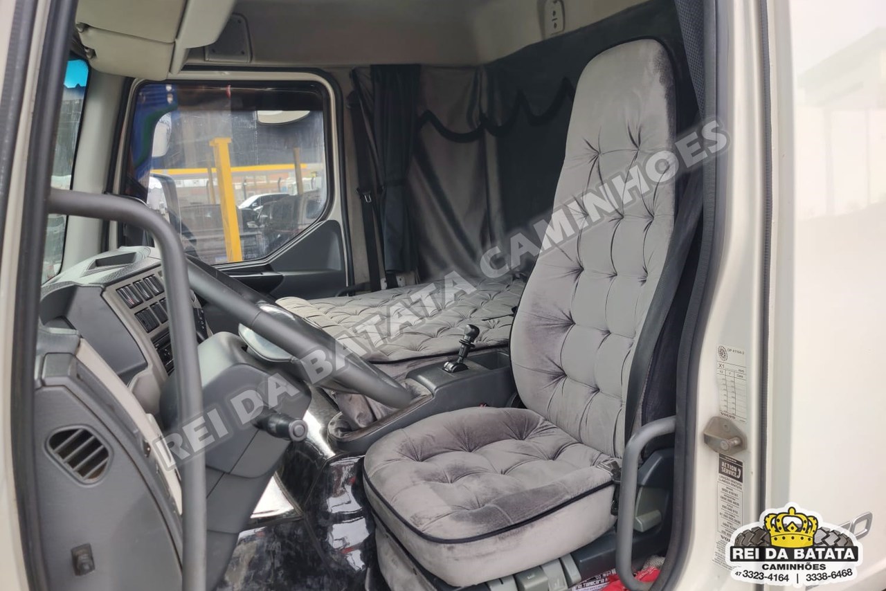 Volvo VM 270 - 12/12 7