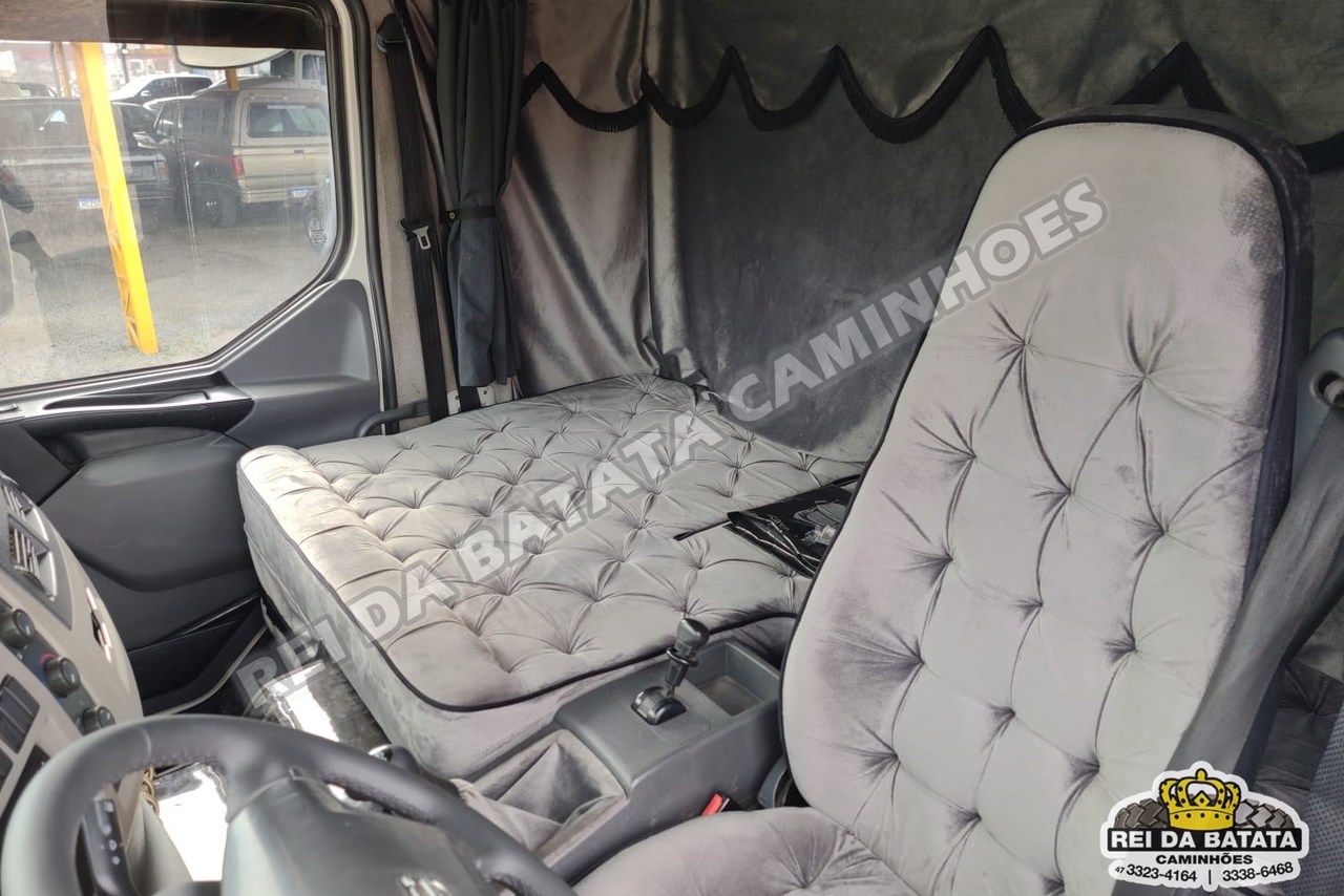 Volvo VM 270 - 12/12 8