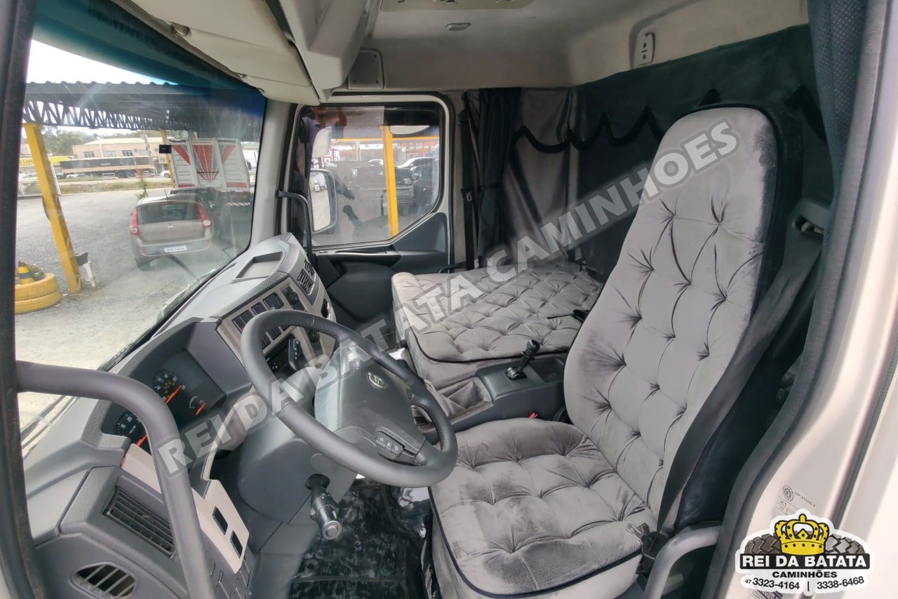 Volvo VM 270 - 12/12 11