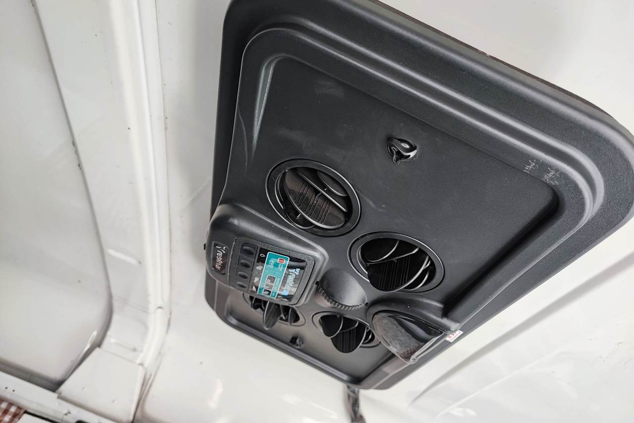 Volkswagen Kombi Standard - 11/11 10