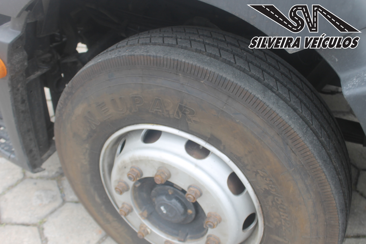 Volkswagen 24-280 E Constellation 6x2 - 12/13 12