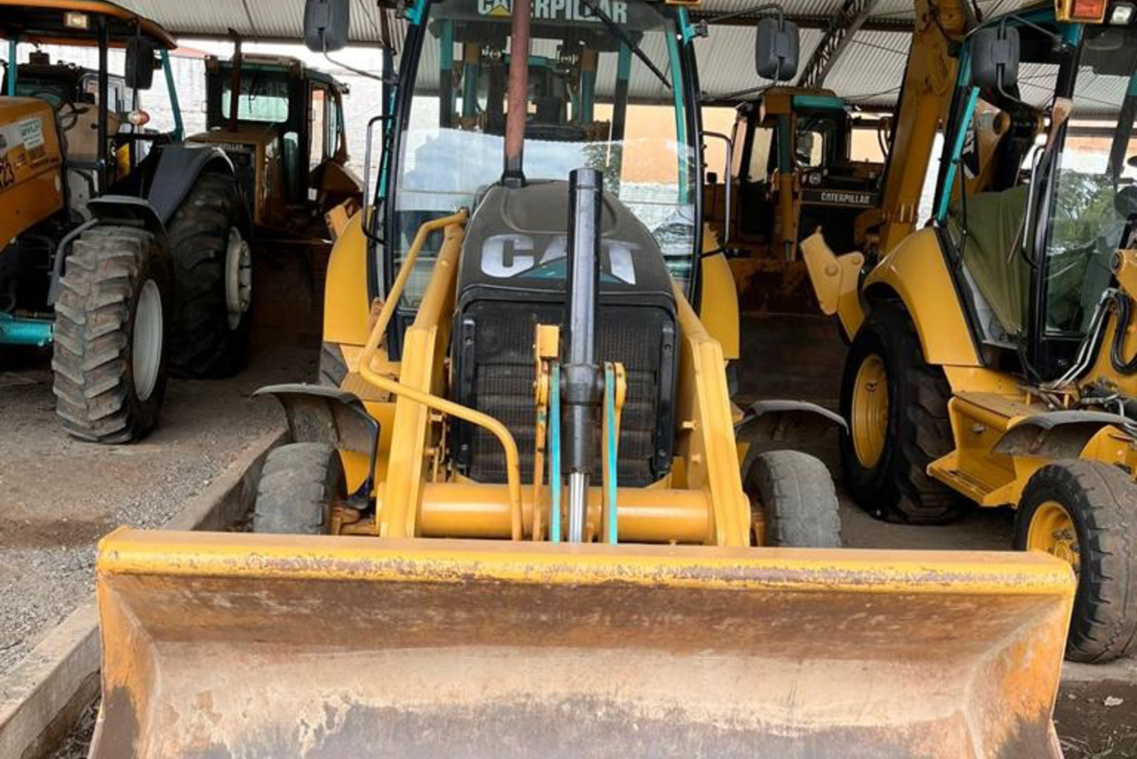 Caterpillar 416E - 12/12 4