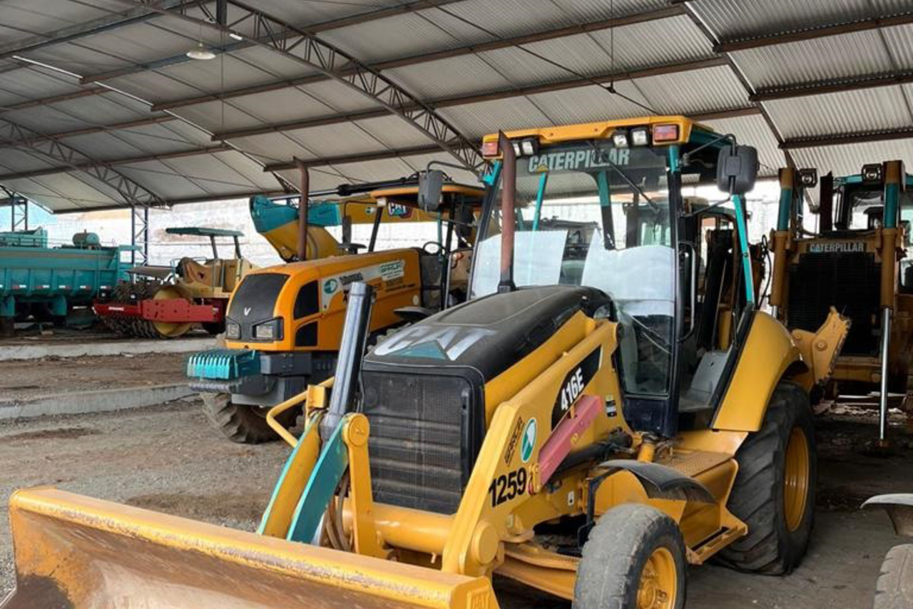 Caterpillar 416E - 12/12 5