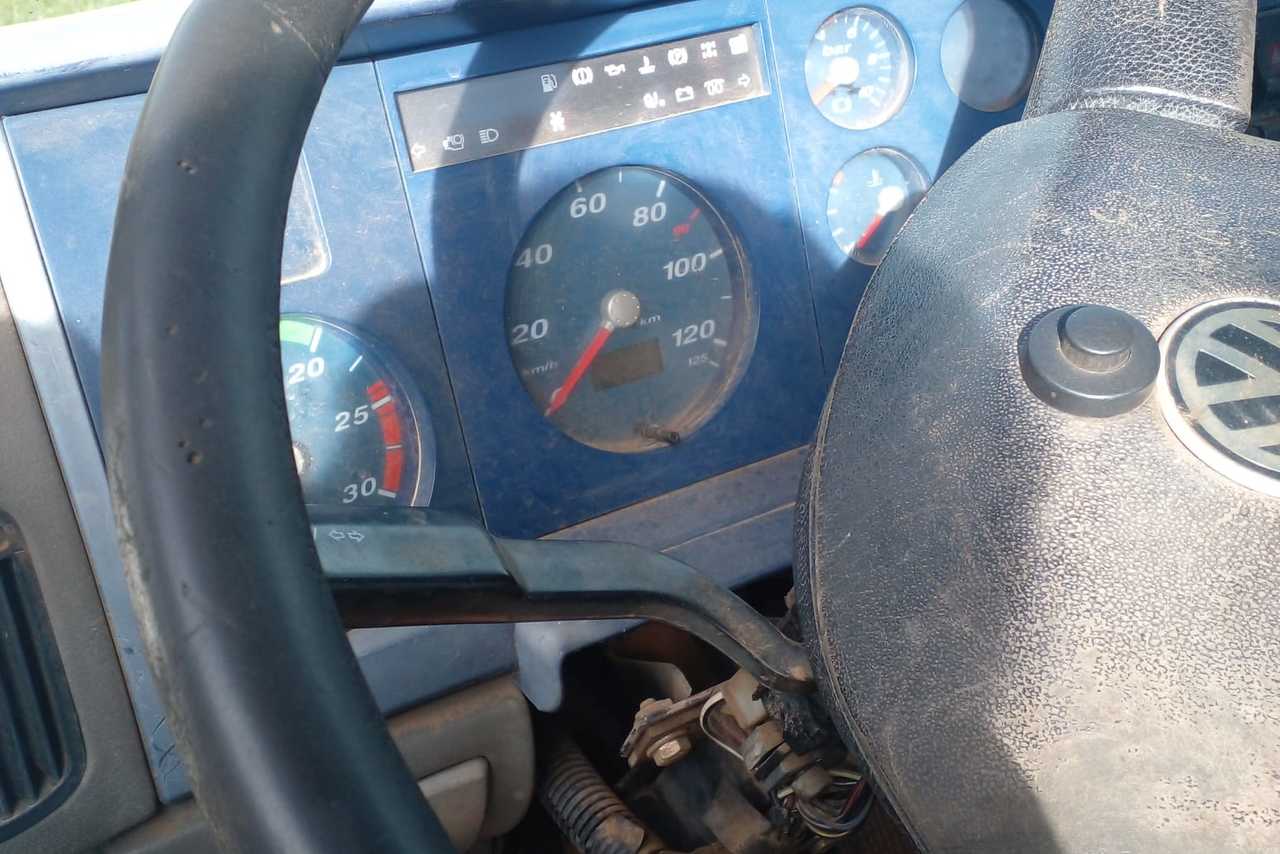 Volkswagen 26 220 - 03/04 3