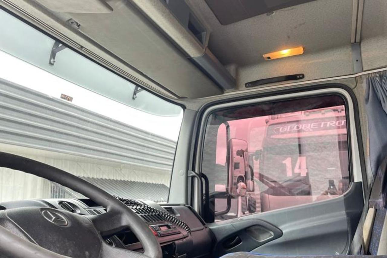 Mercedes Benz MB 2325 - 06/06 11