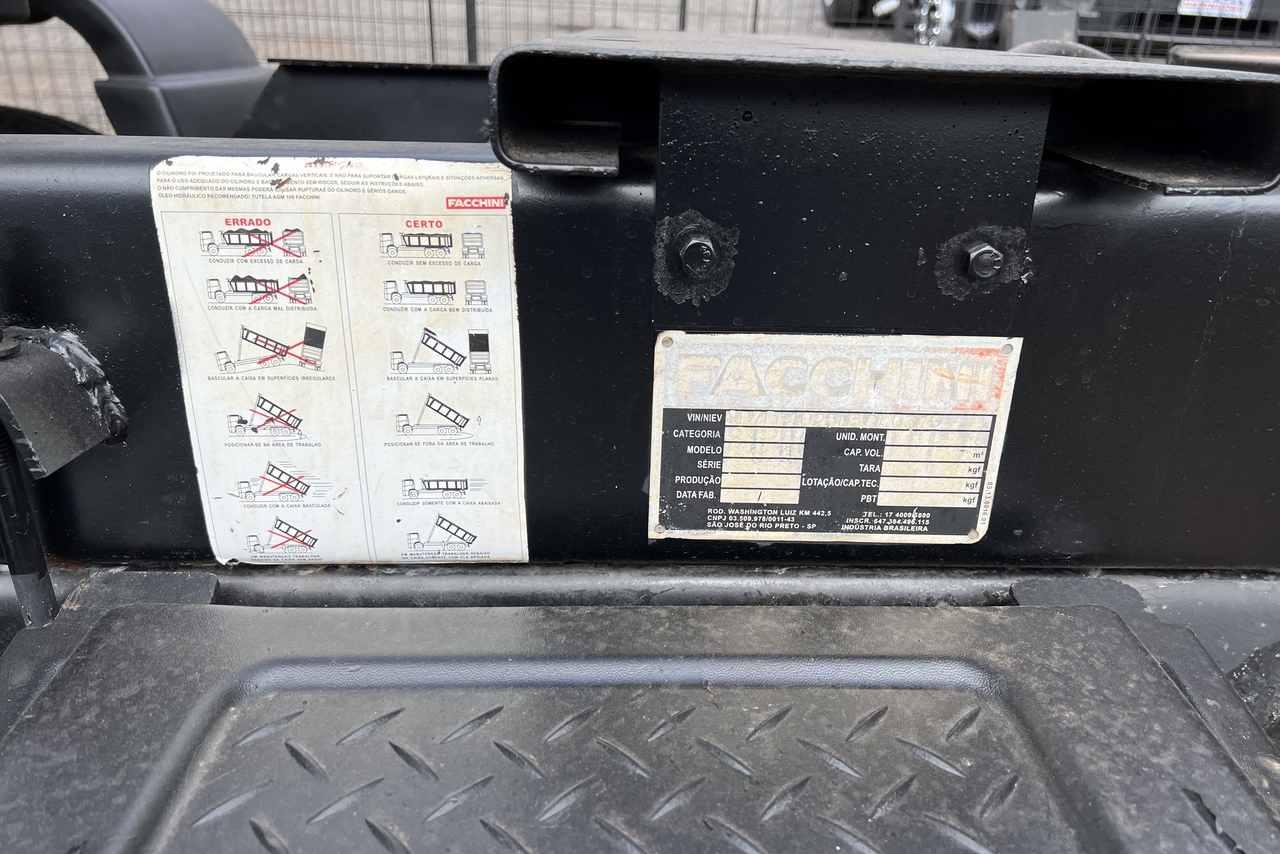 Ford Cargo1319 - 13/13 13