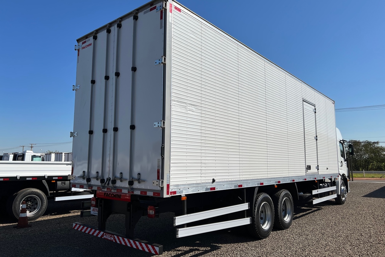 Volkswagen 24-280 E Constellation 6x2 - 20/21 5