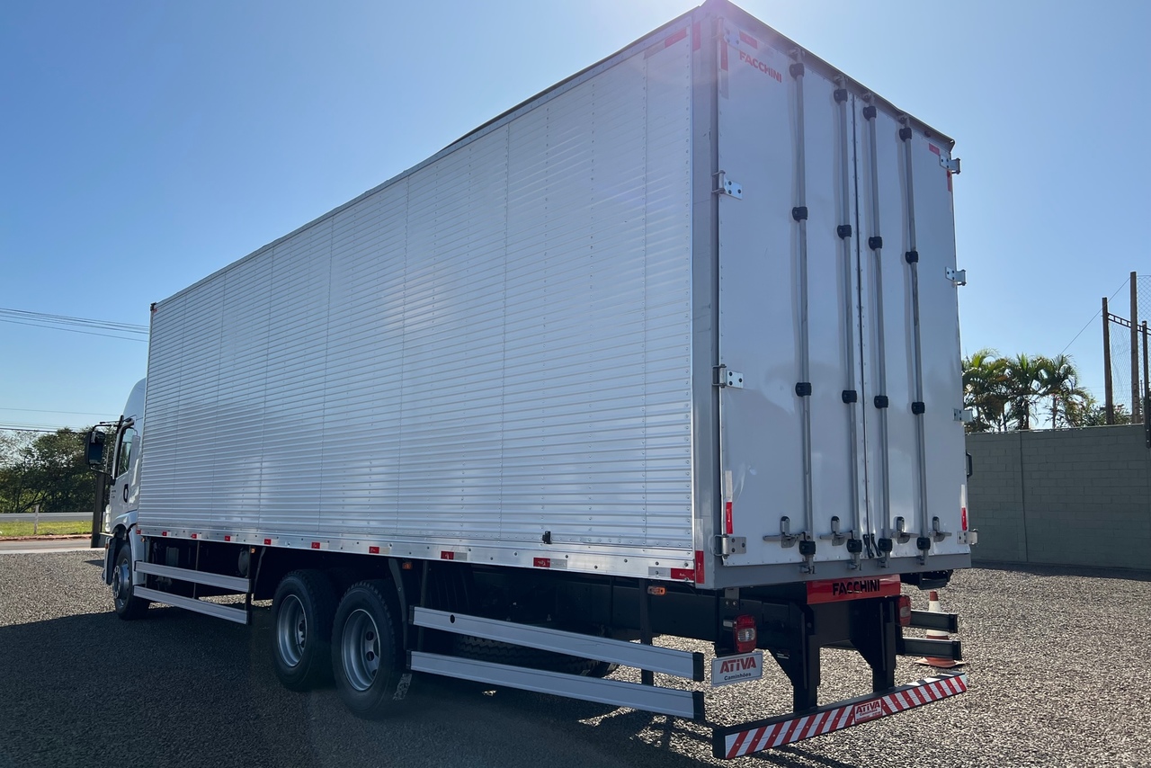Volkswagen 24-280 E Constellation 6x2 - 21/22 5