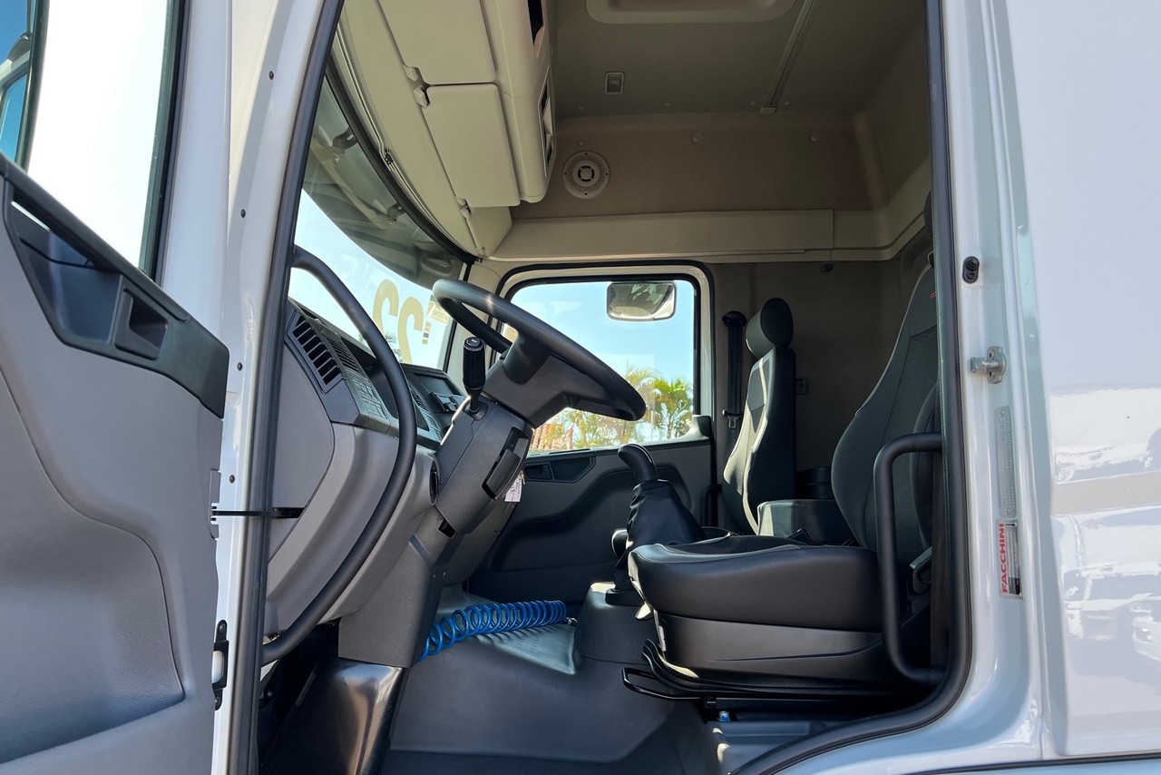 Volkswagen 24-280 E Constellation 6x2 - 21/22 7