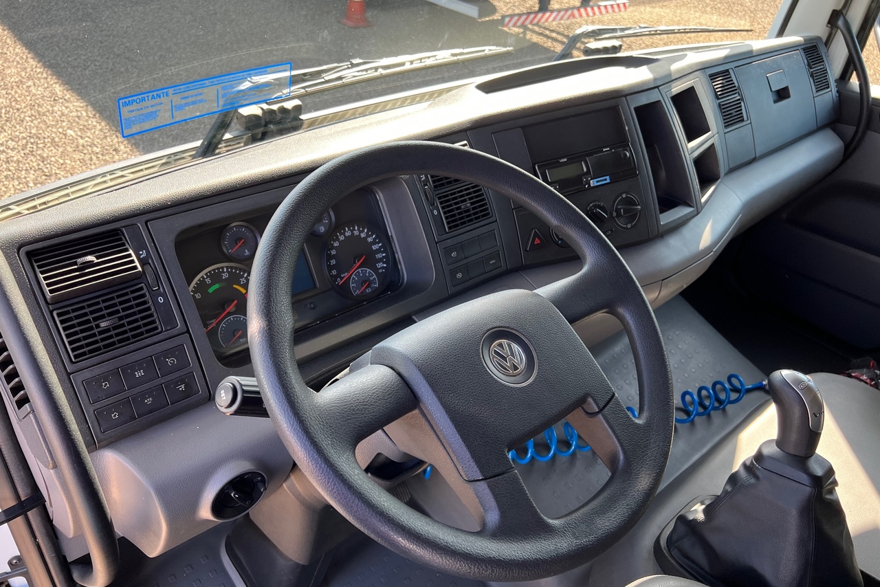 Volkswagen 24-280 E Constellation 6x2 - 21/22 9