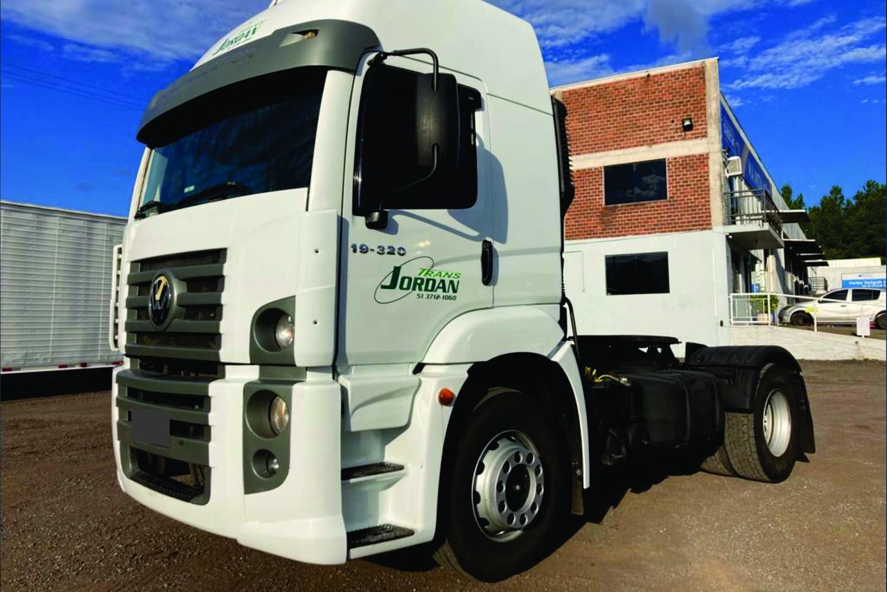 Volkswagen 19-320 Titan - 08/08 2