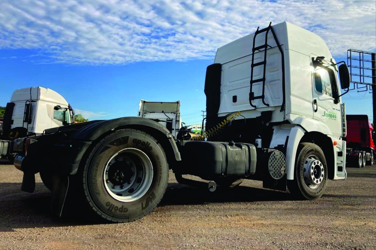 Volkswagen 19-320 Titan - 08/08 3
