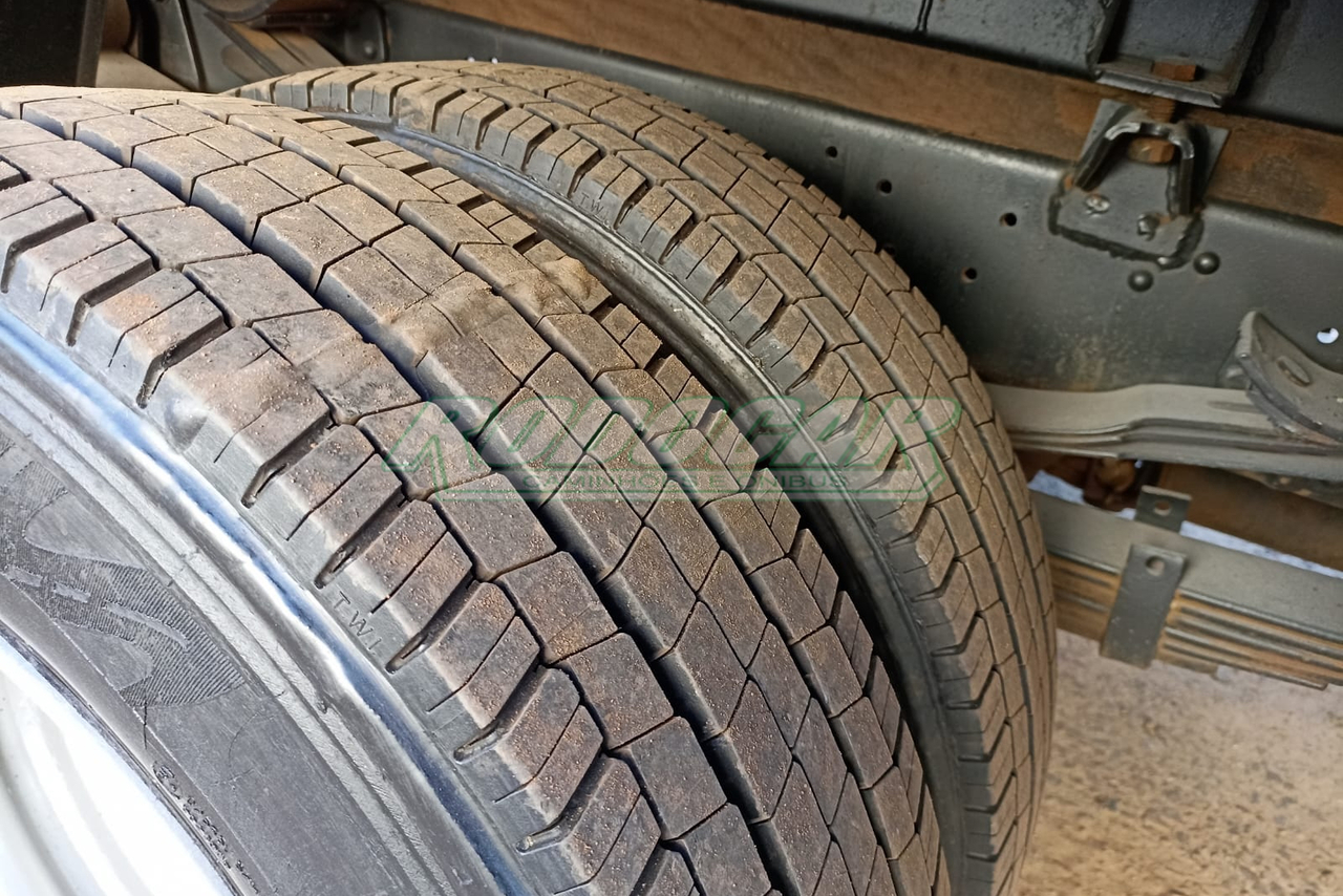 Volkswagen 8 120 - 05 15