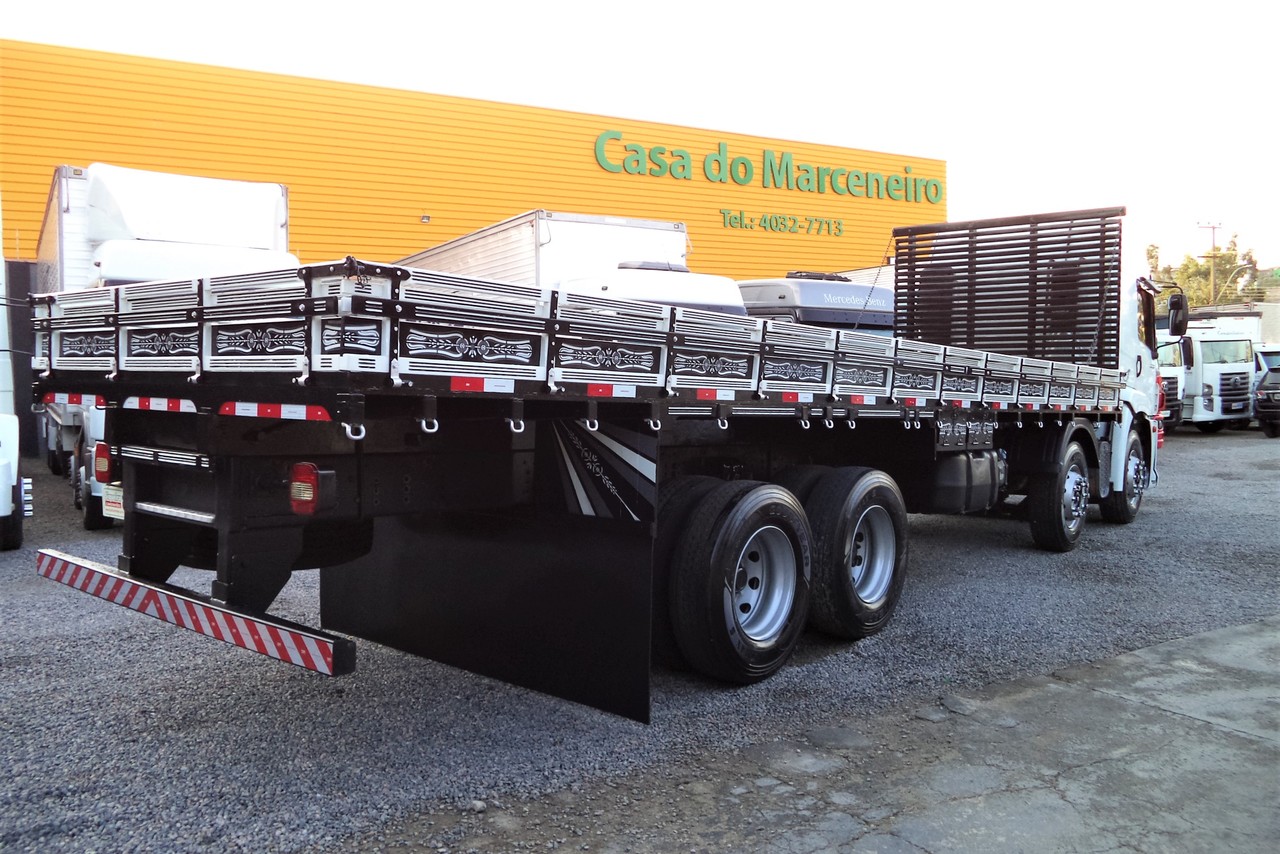 Volkswagen 30-330 Constellation 8x2 - 19/20 5