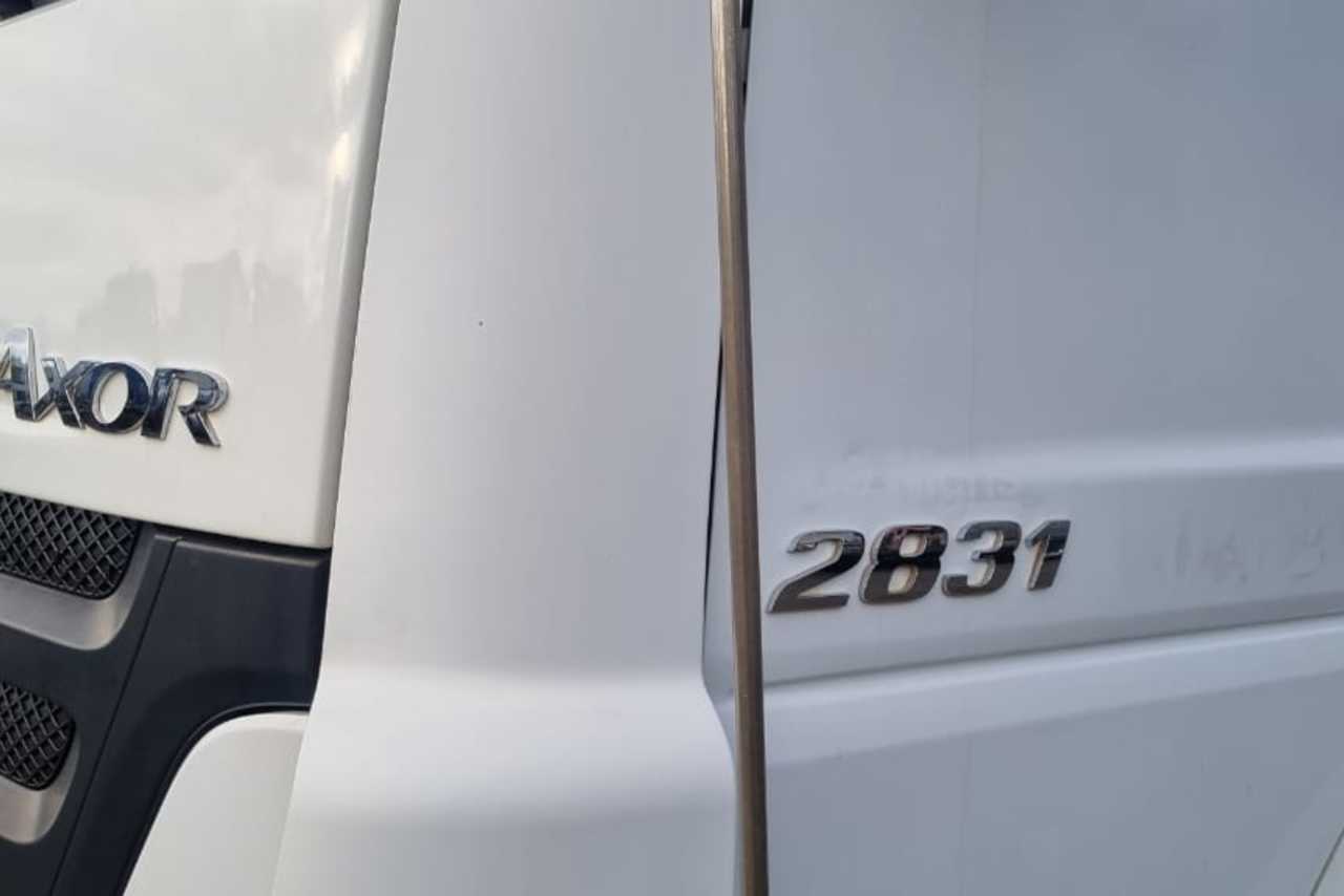Mercedes Benz Axor 2831 - 09/09 6