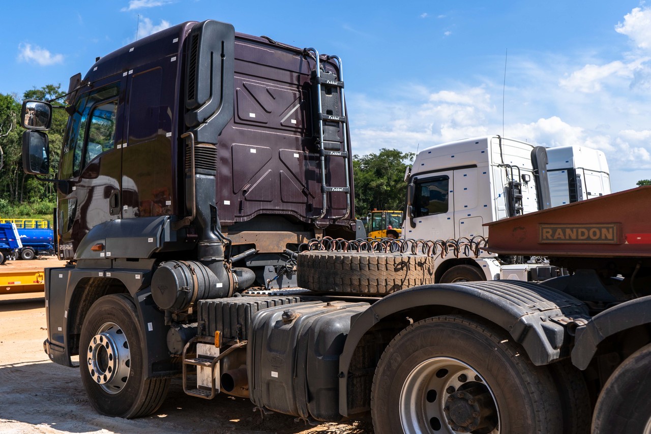 Ford Cargo 2932 - 01/14 5