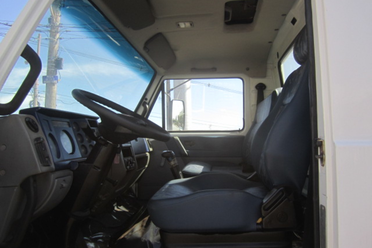 Volkswagen 26 220 - 09/09 8