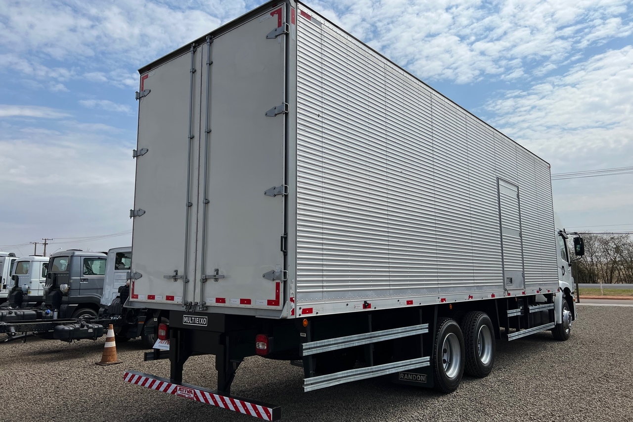 Volkswagen 24-280 E Constellation 6x2 - 21/22 6