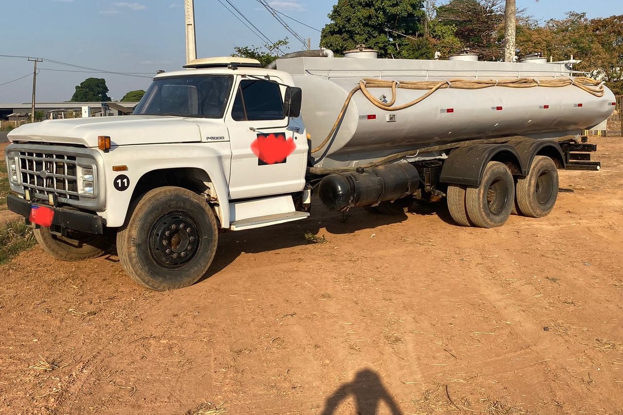 Ford F11000 - 82/82 1