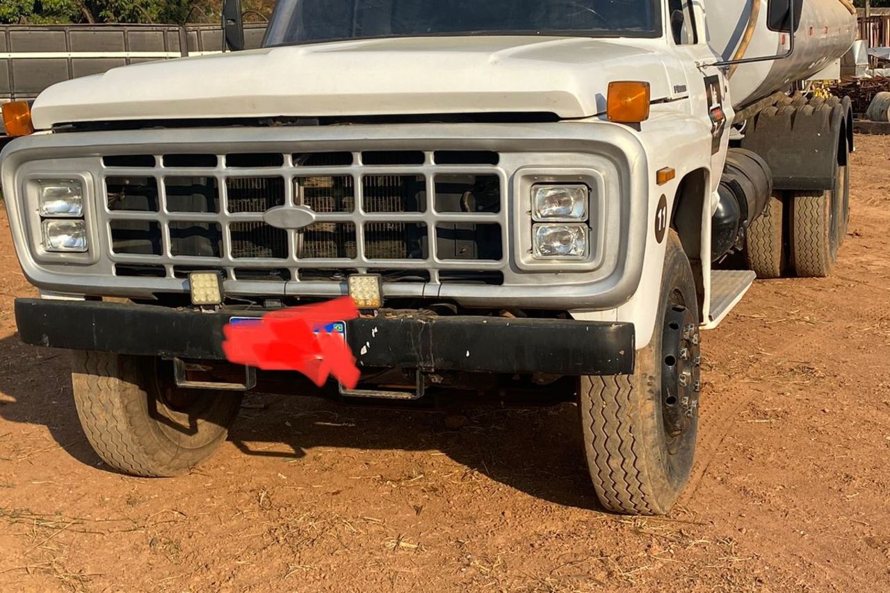 Ford F11000 - 82/82 2