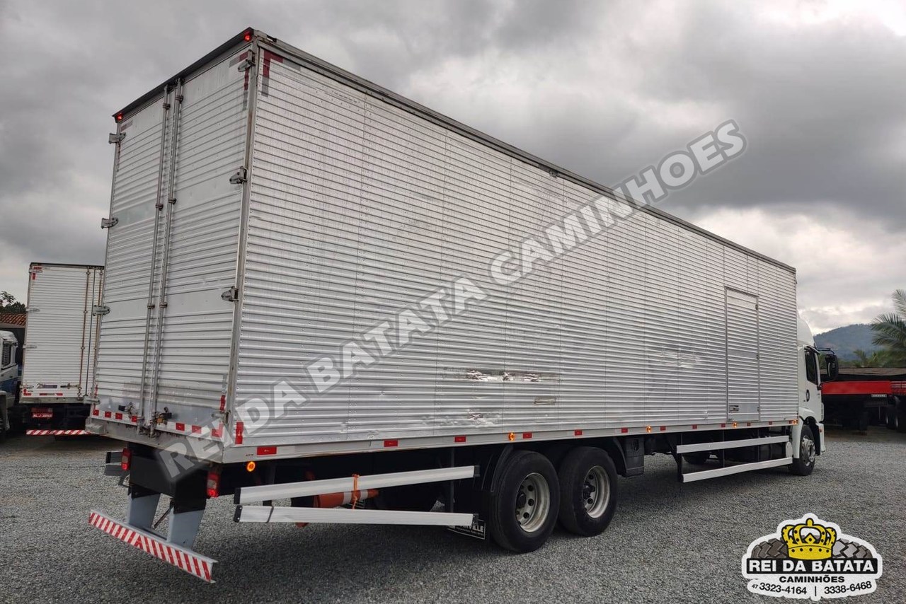 Volkswagen 24-280 E Constellation 6x2 - 19/19 9