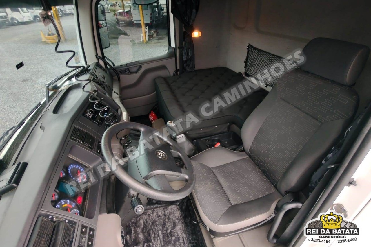 Volkswagen 24-280 E Constellation 6x2 - 19/19 12