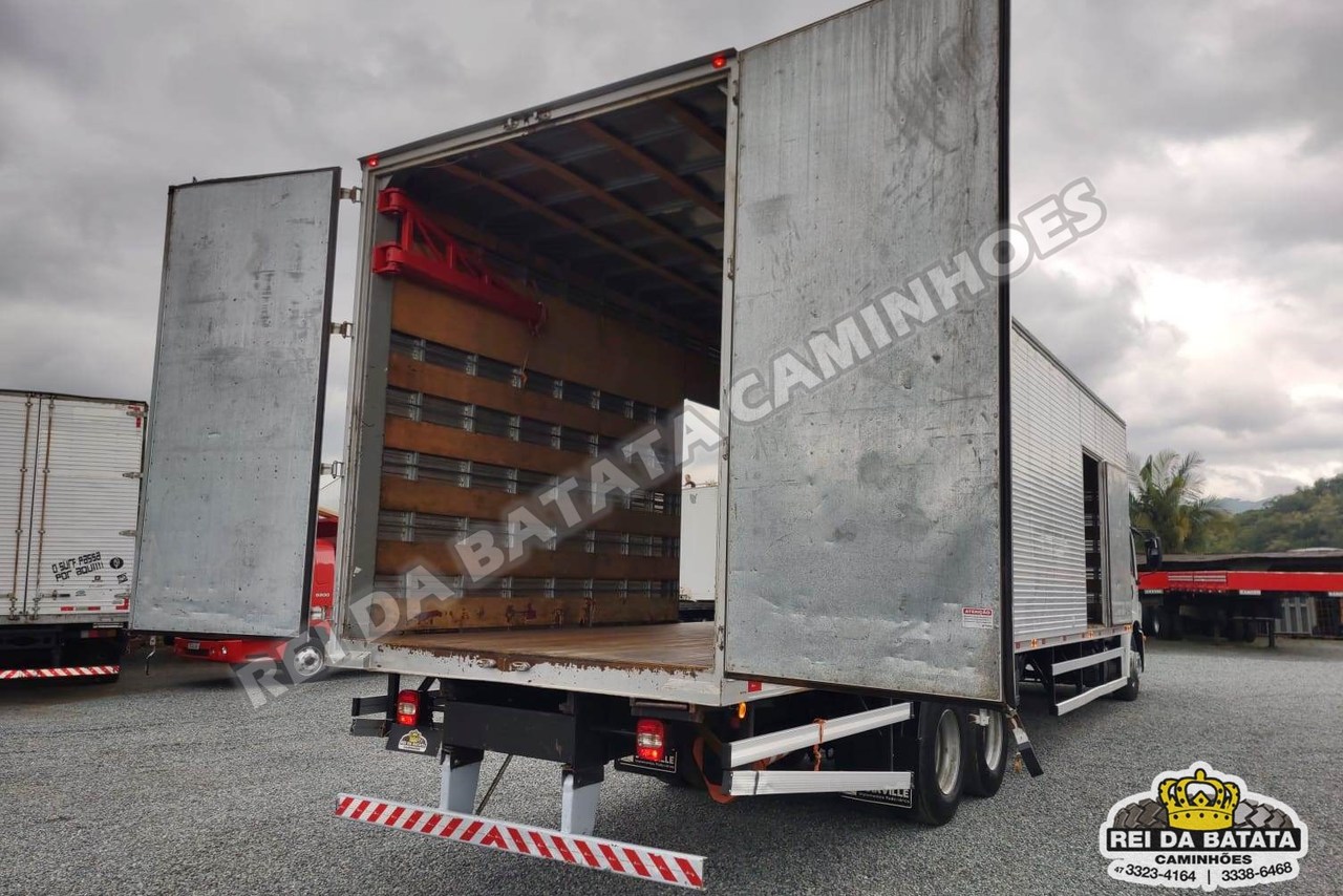 Volkswagen 24-280 E Constellation 6x2 - 19/19 19